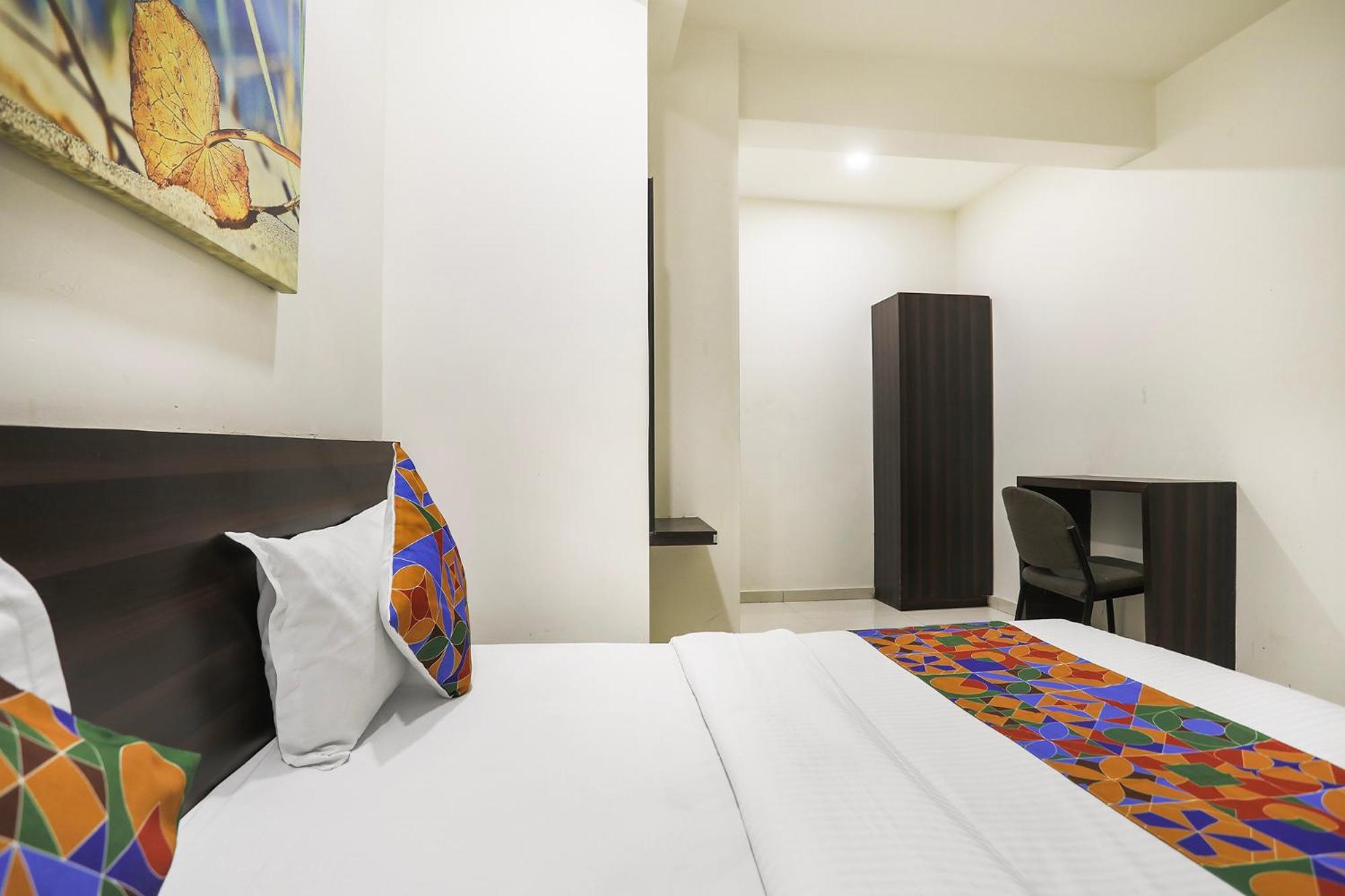 Fabhotel Sk Rajkot Bagian luar foto