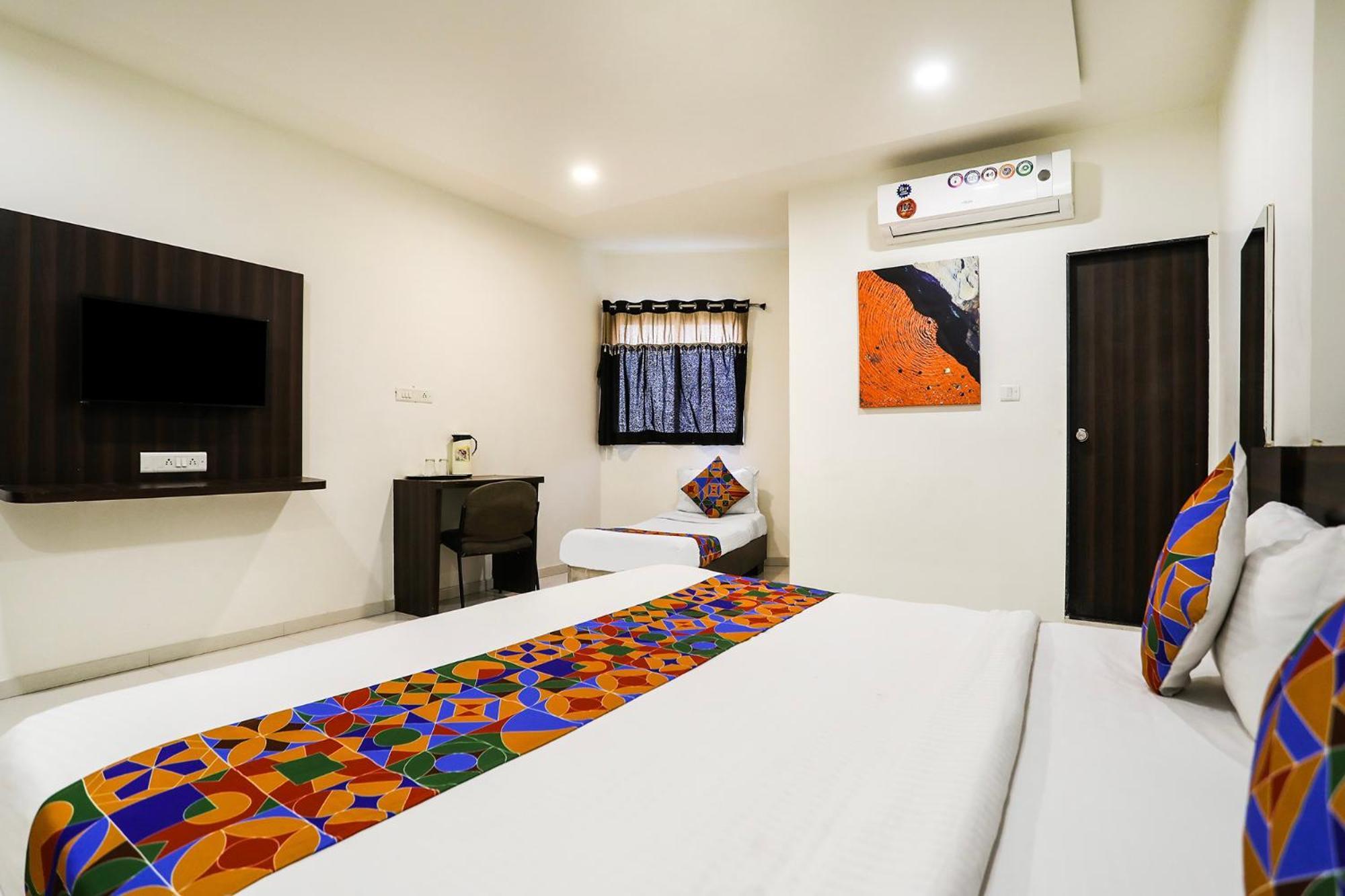 Fabhotel Sk Rajkot Bagian luar foto