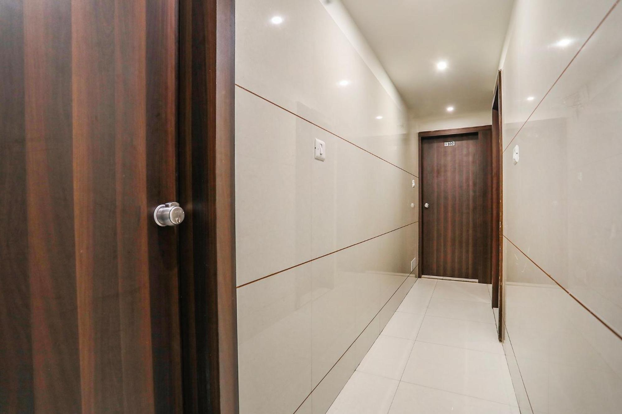Fabhotel Sk Rajkot Bagian luar foto