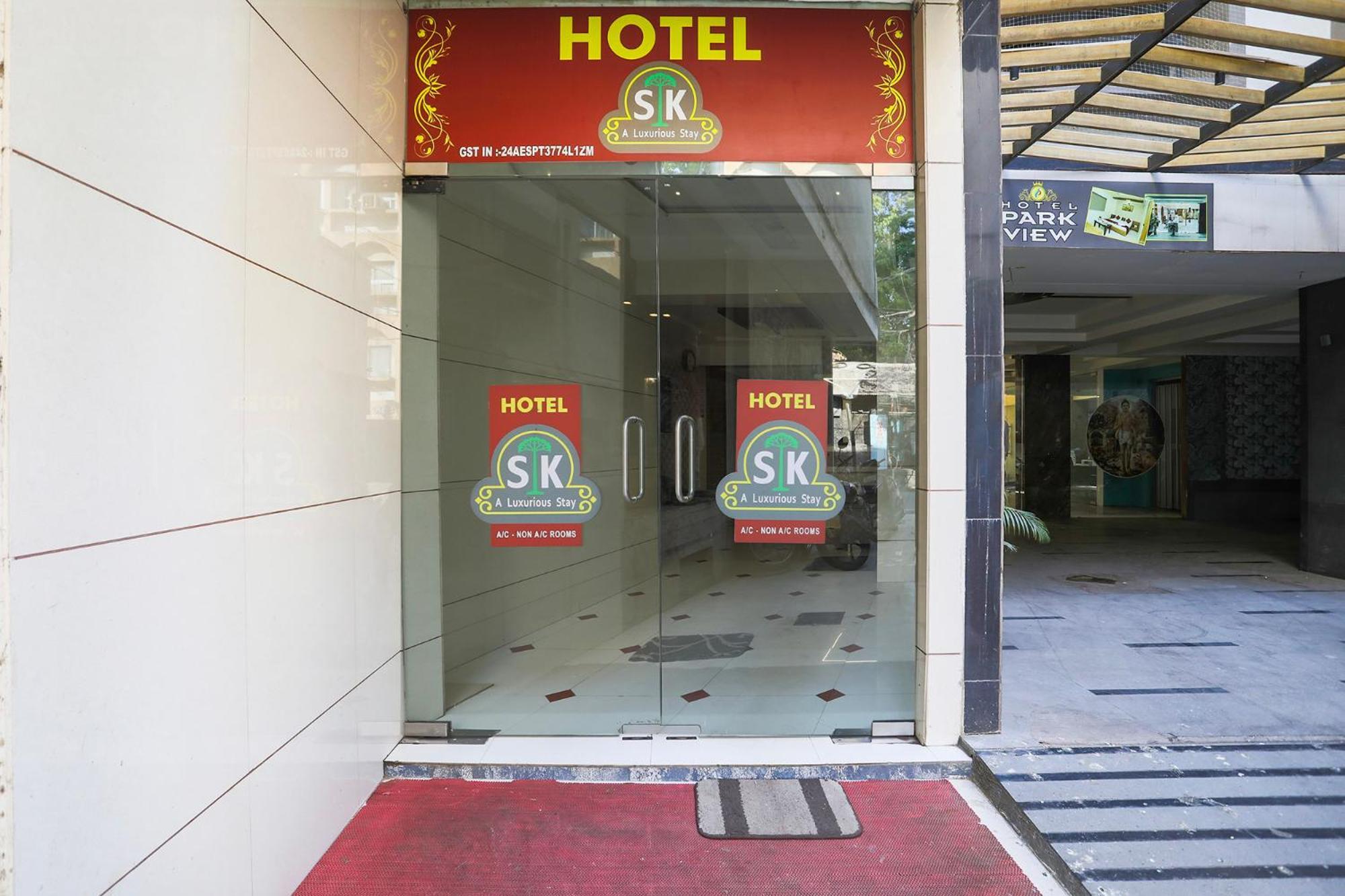Fabhotel Sk Rajkot Bagian luar foto