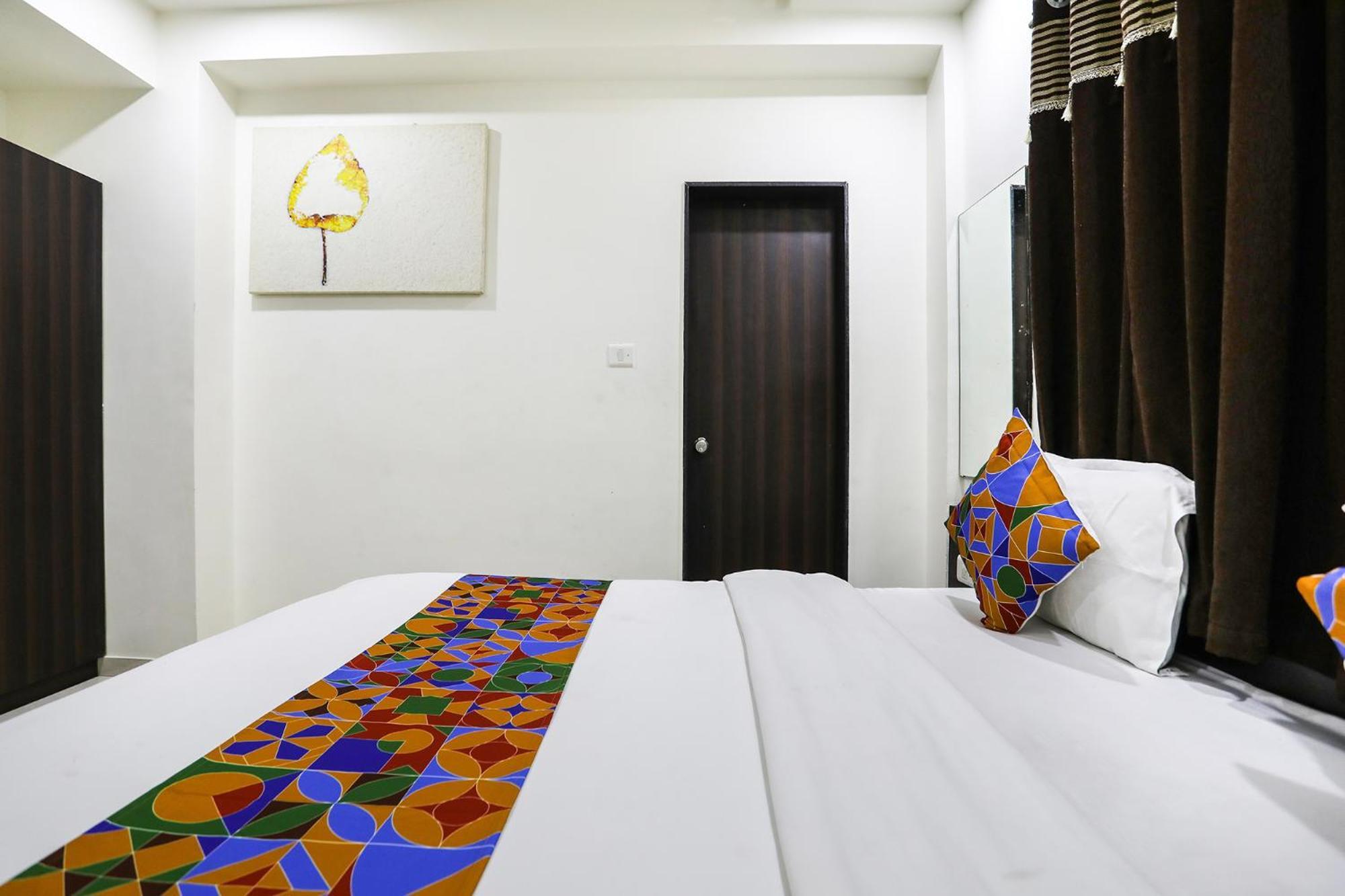 Fabhotel Sk Rajkot Bagian luar foto